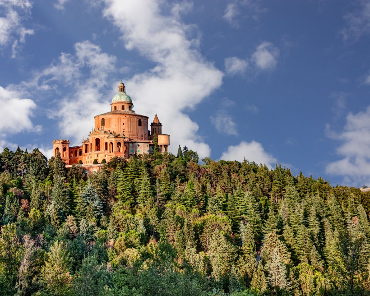 Il Santuario della Madonna di San Luca sul colle della Guardia, a Bologna